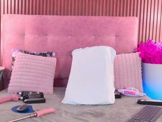 EvelynBlacke live webcam show