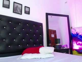 Offline cam show with scarlett-moo