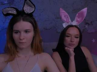 angie-foxy1 live webcam show