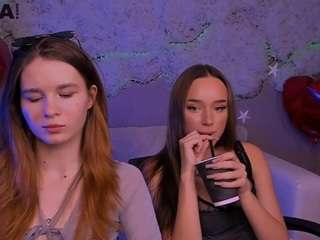 angie-foxy1 live webcam show