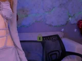angie-foxy1 live webcam show