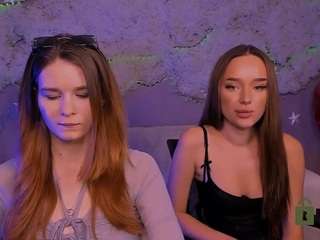 angie-foxy1 live webcam show