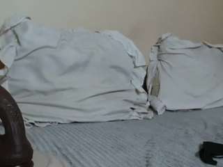 FemboyJ live webcam show