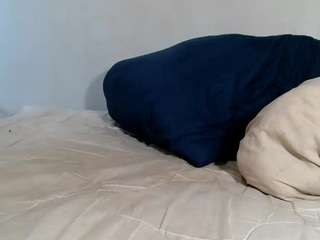 FemboyJ live cam preview