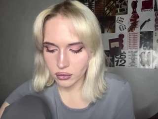 Marylousharpe's cam show statistics and live stream