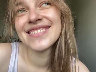 mila live webcam show
