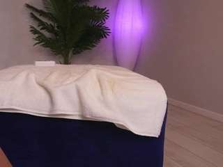 miraxmonroe live on CamSoda
