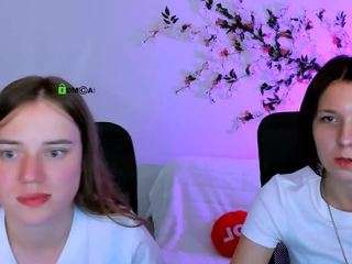 freya-cute live webcam show