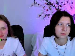 freya-cute live webcam show