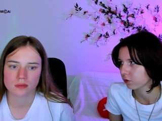 freya-cute live webcam show