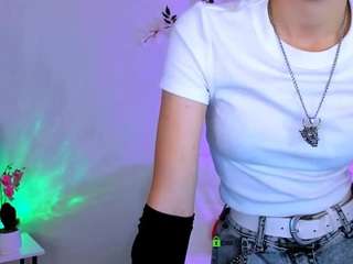 freya-cute live webcam show