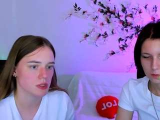 freya-cute live webcam show