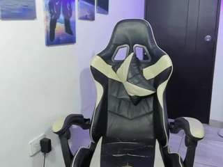 naomyxz
