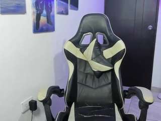 naomyxz