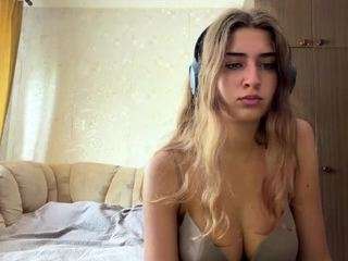 danyelletsuchiya Live Webcam on CamSoda
