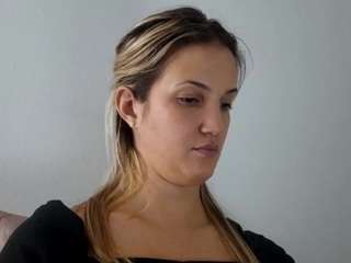 laraedonnel live webcam show