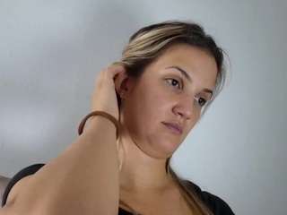 laraedonnel Sex Cam Show