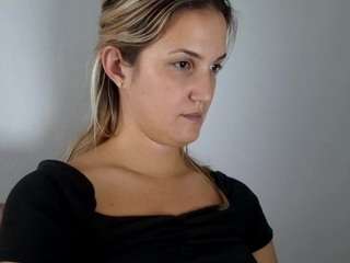 laraedonnel's live room