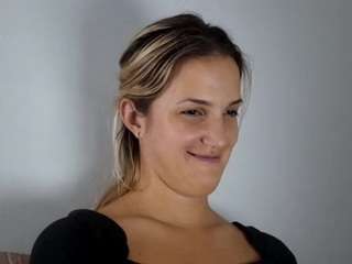 laraedonnel live webcam show