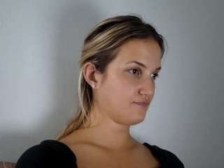 laraedonnel live webcam show
