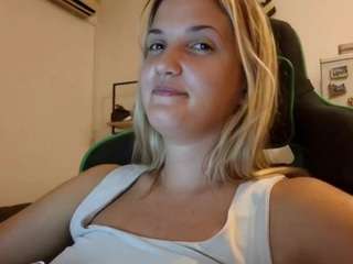 laraedonnel's live room