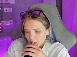 alisa-allisonn live webcam show