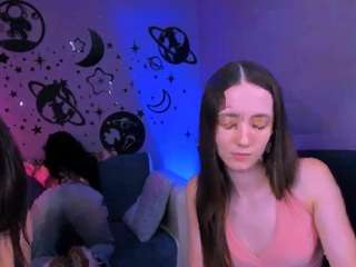 anneta-moon1's live room