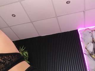 ArielleX live cam preview