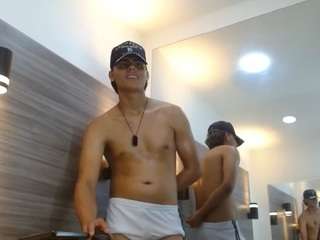 lelehott01 live webcam show