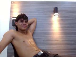 LeleHott01 live cam preview
