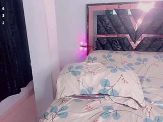 LuxNyx live webcam show