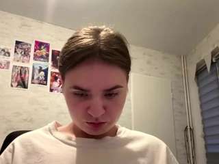 Bella live webcam show