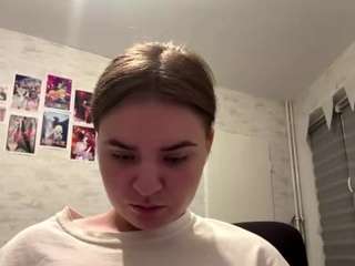 Bella live webcam show