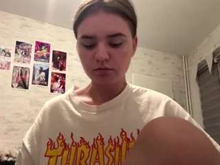 Bella live webcam show