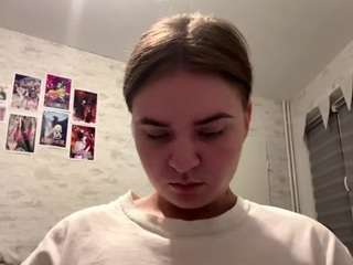 Bella live webcam show