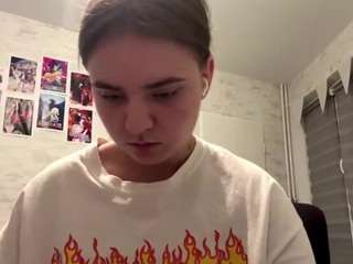 Bella live webcam show