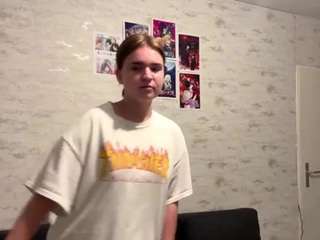 Bella live webcam show