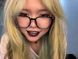 devorakolwyck live webcam show