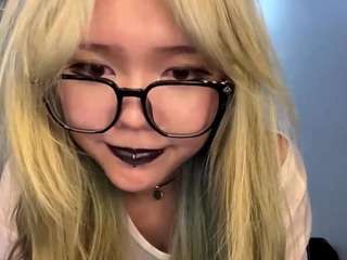 devorakolwyck live webcam show