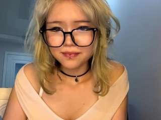 DevoraKolwyck live webcam show