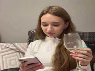Evangelinejacque's cam show statistics and live stream