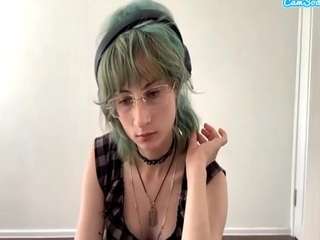 Lyndseyranck's cam show statistics and live stream