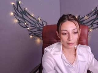 Live cam show with MiyaLinn