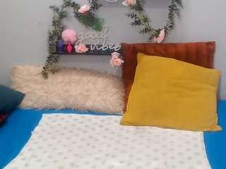 queenzhara live cam preview
