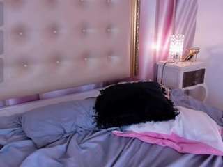 ScarletDoll live webcam show