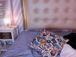 ScarletDoll live webcam show