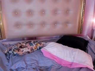 ScarletDoll live webcam show