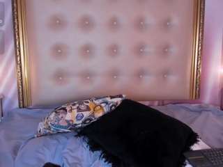 ScarletDoll live webcam show
