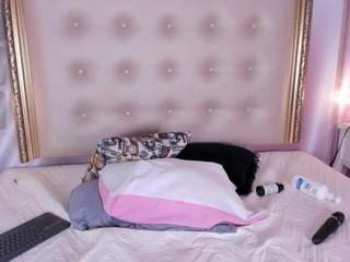 ScarletDoll live webcam show