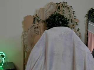 Stefaniasweet live cam preview